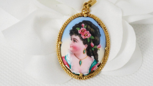 Pendentif En Or Jaune Et Porcelaine