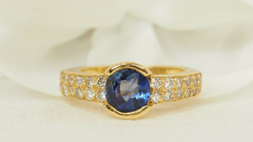 Bague En Or Jaune, Saphir De Ceylan Et Diamants