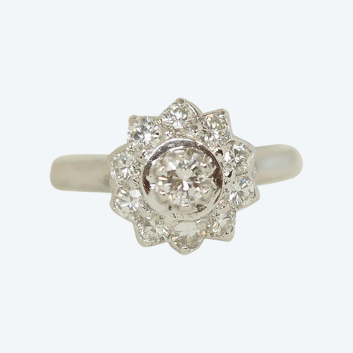 Margeritenring aus Weißgold und Diamanten