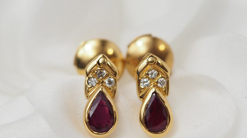 Boucles d'Oreilles En Or Jaune, Rubis Et Diamants