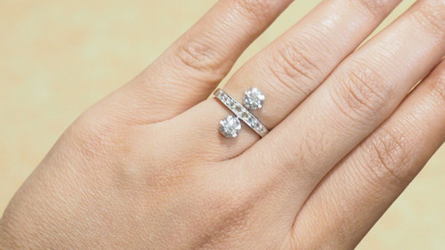 Anello in oro bianco, platino e diamanti