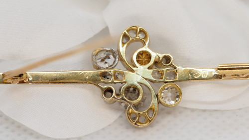 Broche Ancienne En Or Jaune et platine , Perle Fine Et Diamants