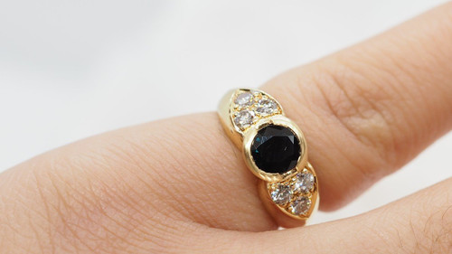 Bague En Or Jaune, Saphir Rond Et Diamants