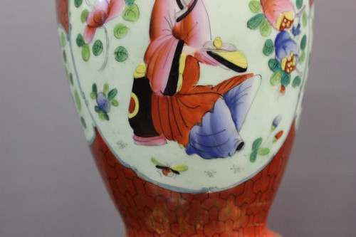 Coppia Di Lampade In Porcellana Con Decoro Cinese E Montatura In Bronzo Dorato Fine XIX