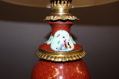 Coppia Di Lampade In Porcellana Con Decoro Cinese E Montatura In Bronzo Dorato Fine XIX
