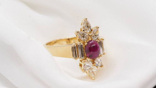 Bague Fleur En Or Jaune, Cabochon De Rubis Et Diamants