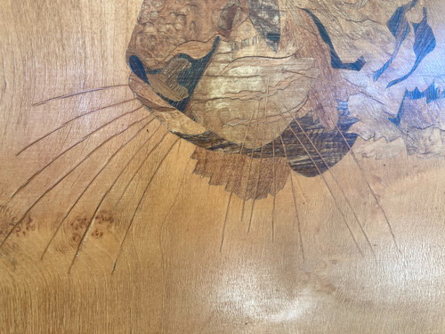 Grande pannello intarsiato in legno esotico, Tigre del Benghale, firmato Rosenau, circa 1930