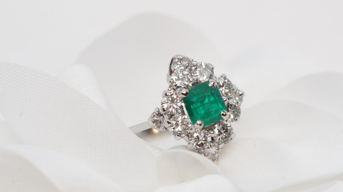 Anello Losangique in oro bianco, smeraldo e diamanti