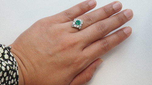 Anello Losangique in oro bianco, smeraldo e diamanti