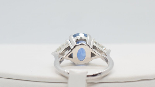 Bague Sertie d'Un Saphir  De Ceylan