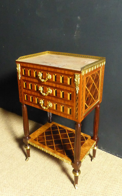 Table de salon En Marqueterie XIXe siècle