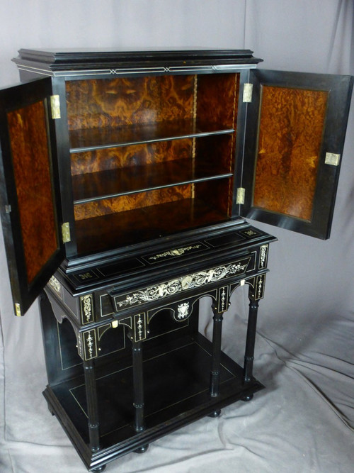 Buffet formante un mobile in ebano, periodo Napoleone III