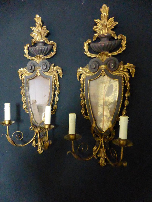 Paire d'Appliques bois doré et bois peint au miroir