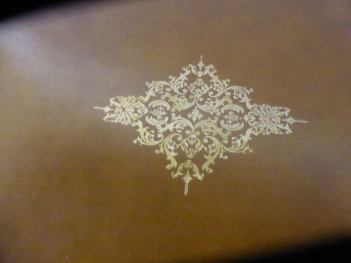 Schreibtisch im Louis XV-Stil