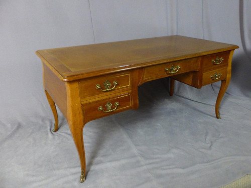 Schreibtisch im Louis XV-Stil