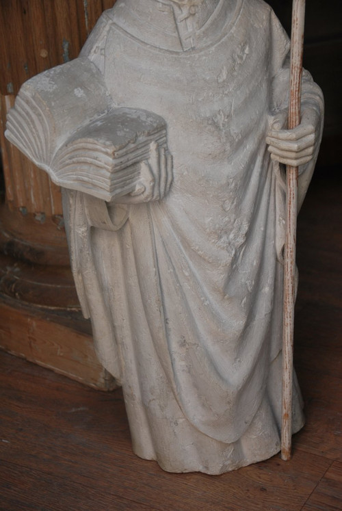 Statue En Pierre Saint Yves