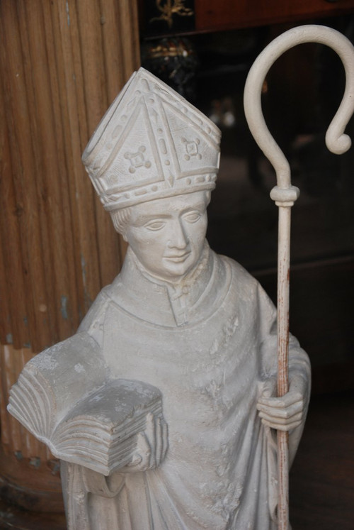 Statue En Pierre Saint Yves