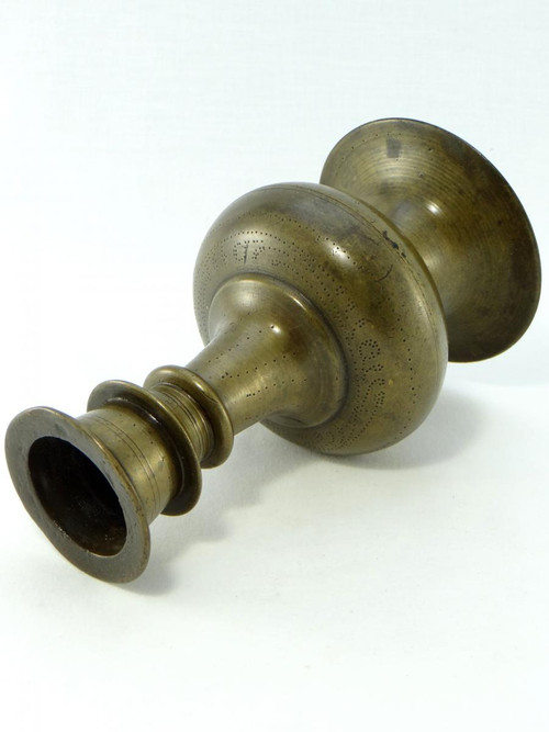 India, metà del XX secolo, Vaso in bronzo.