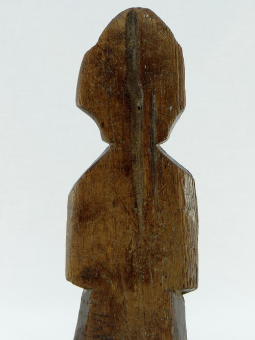 India, XIX secolo o prima, statuetta di divinità in legno intagliato.