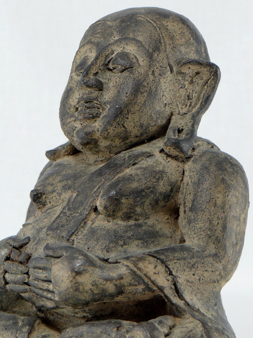 China Um 1900 oder früher, Putai oder Opulenter Buddha aus Terrakotta.