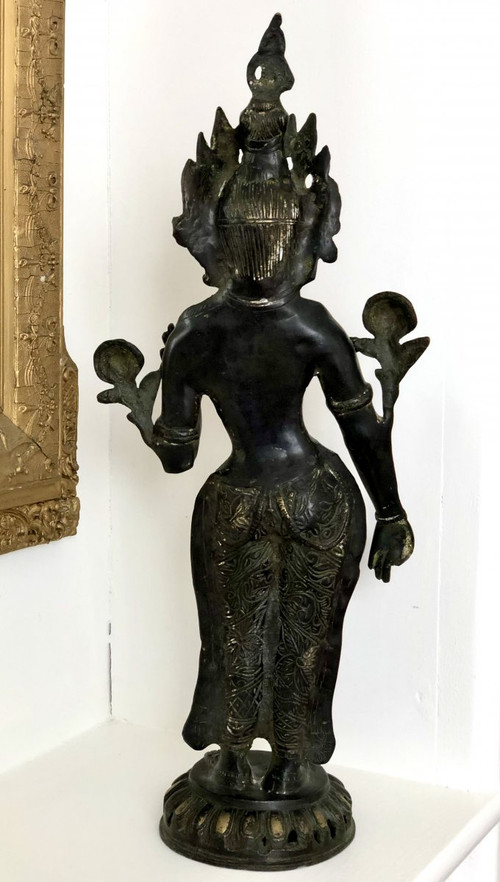Tibet, prima metà del XX secolo, statuetta di Tara in bronzo.