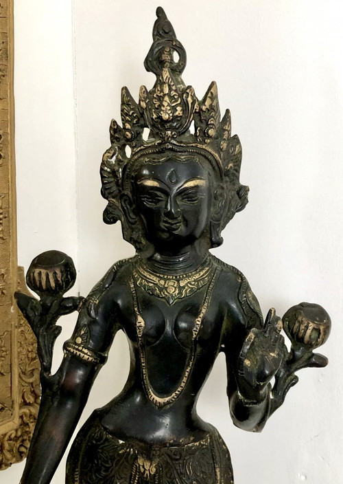 Tibet, prima metà del XX secolo, statuetta di Tara in bronzo.