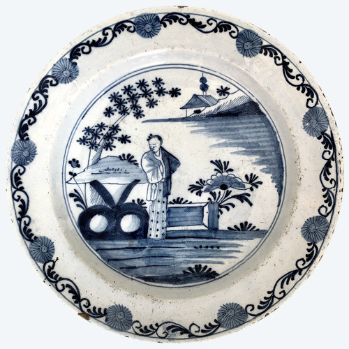 Delft, 18th century, Earthenware dish, Chinese décor in Camaïeu de Bleu.