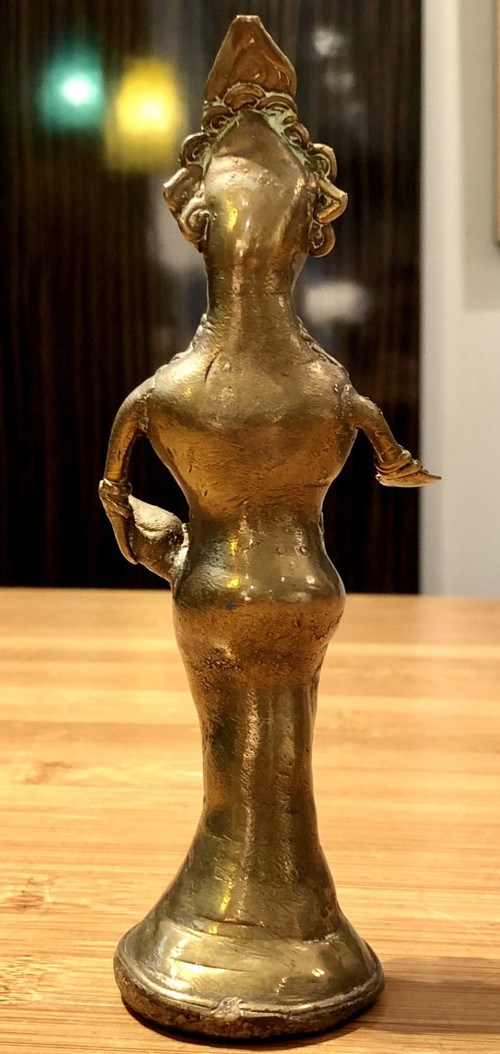 Indien, Golf von Bengalen, Anfang des 20. Jahrhunderts, Dokhra-Statuette einer Gottheit.