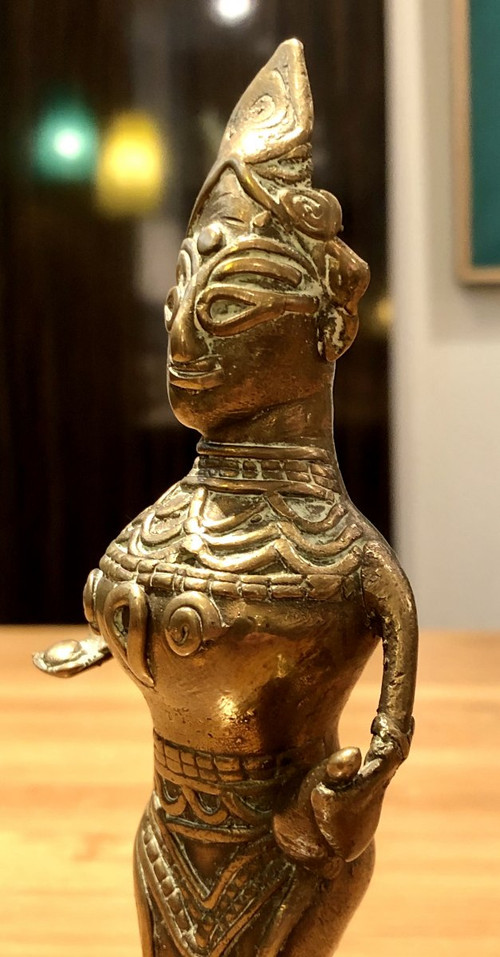 Indien, Golf von Bengalen, Anfang des 20. Jahrhunderts, Dokhra-Statuette einer Gottheit.