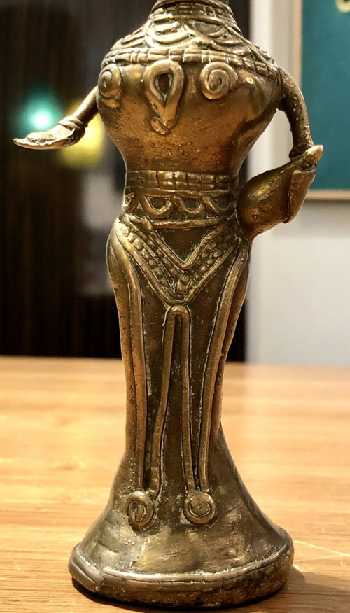 Indien, Golf von Bengalen, Anfang des 20. Jahrhunderts, Dokhra-Statuette einer Gottheit.