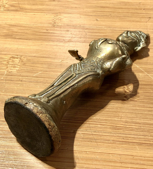 Indien, Golf von Bengalen, Anfang des 20. Jahrhunderts, Dokhra-Statuette einer Gottheit.