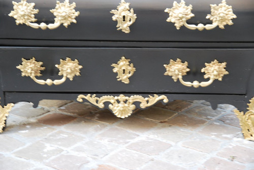 Commode Tombeau Laquée Noir, Bronzes C Couronné Epoque Louis XV