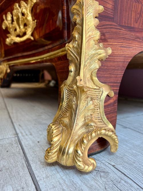 Commode époque Régence Estampillée Hedouin