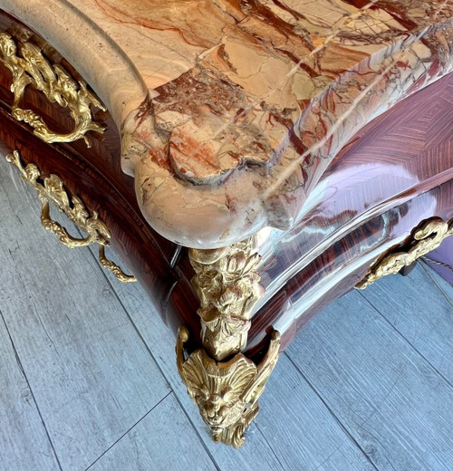 Commode époque Régence Estampillée Hedouin