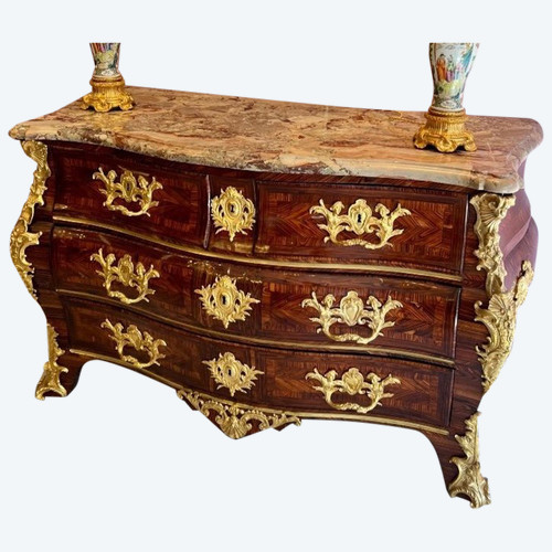 Commode époque Régence Estampillée Hedouin