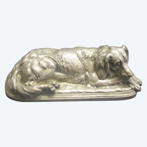 Chien en bronze argenté, signé Hingre