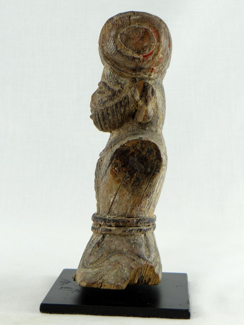 Inde, XVIIIème Siècle, Buste De Dignitaire En Bois Sculpté.