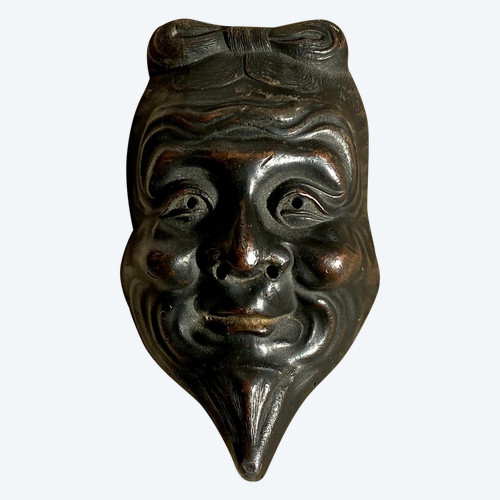 Giappone, 1900 circa, epoca Meiji, Miniatura della maschera del teatro Noh En Shibuichi.