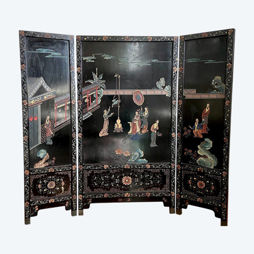 China, First Third of the 20th Century, Important Lacquer Triptych Screen.