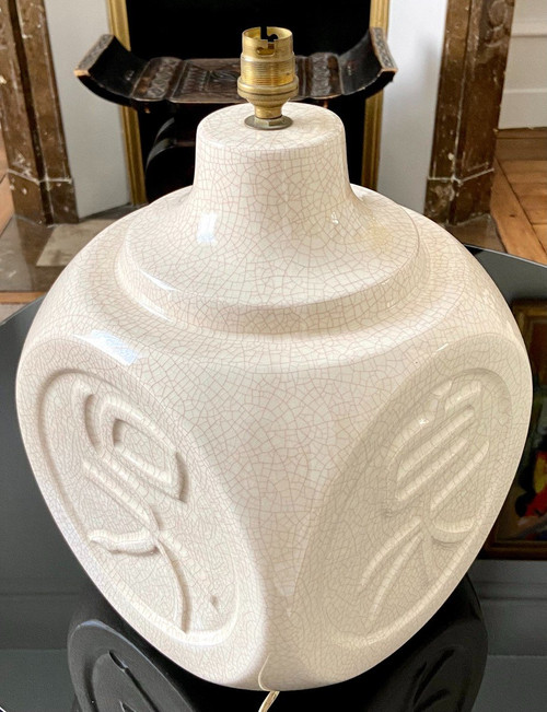 Francia, anni '50/'60, Base per lampada in terracotta incrinata con ideogrammi cinesi.