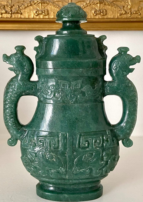 Chine, Années 1950/1960, Pot Couvert En Pierre Dure Dans Le Style Archaïque.