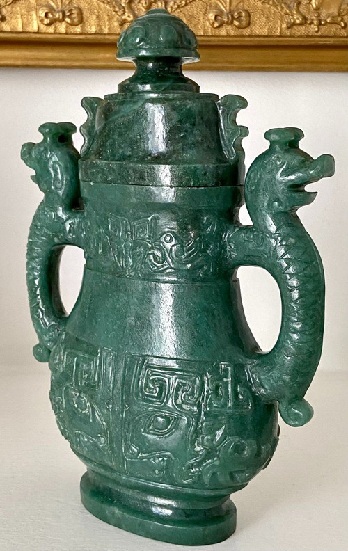 Chine, Années 1950/1960, Pot Couvert En Pierre Dure Dans Le Style Archaïque.