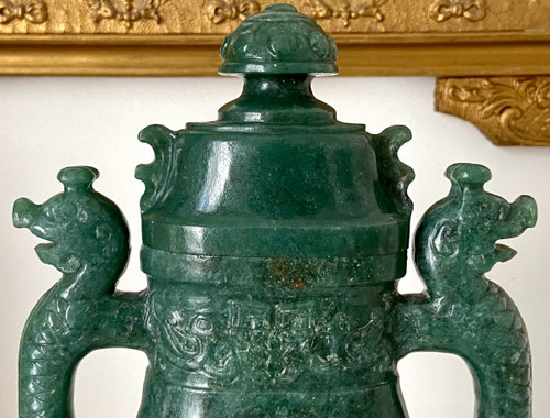Chine, Années 1950/1960, Pot Couvert En Pierre Dure Dans Le Style Archaïque.