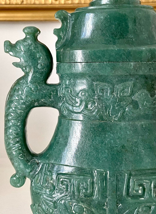 Chine, Années 1950/1960, Pot Couvert En Pierre Dure Dans Le Style Archaïque.