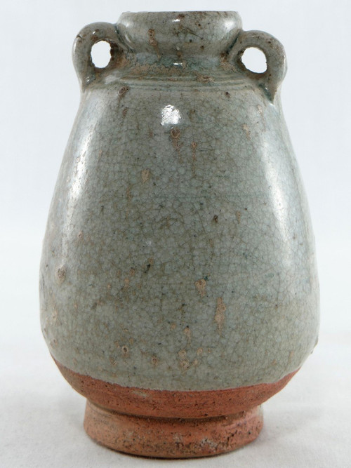 Thailandia, Sawankhalok, XIV-XVI secolo, Vaso piccolo in ceramica Celadon.