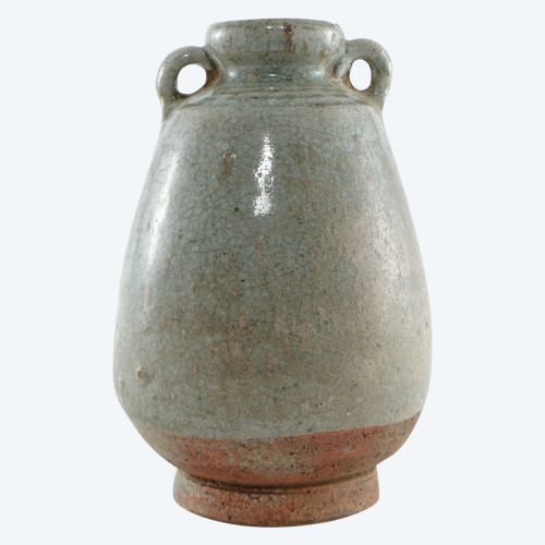 Thailandia, Sawankhalok, XIV-XVI secolo, Vaso piccolo in ceramica Celadon.