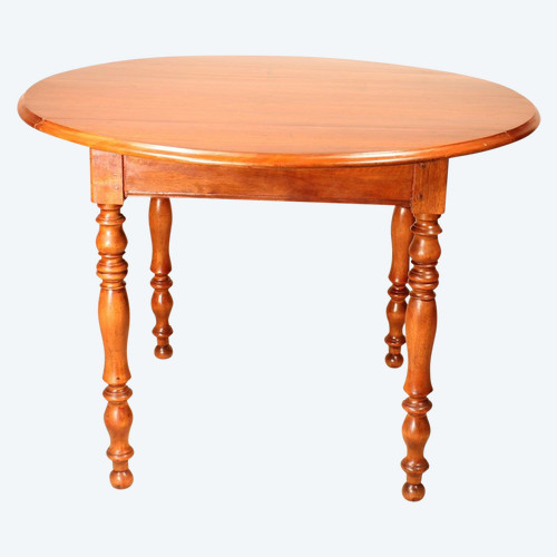 Oval Table In Walnut 19 ° Century