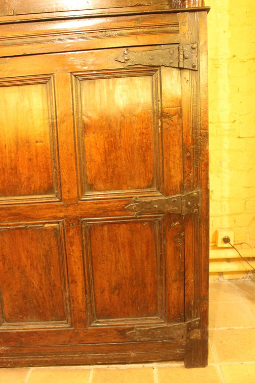 Buffet Anglais Periode James II 17° Siècle En Chêne