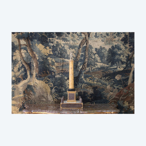 Colonne de style Antique en scagliole.