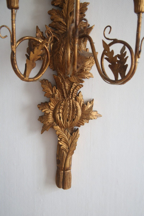Paire d'appliques En Bois Doré De Style Louis XVI